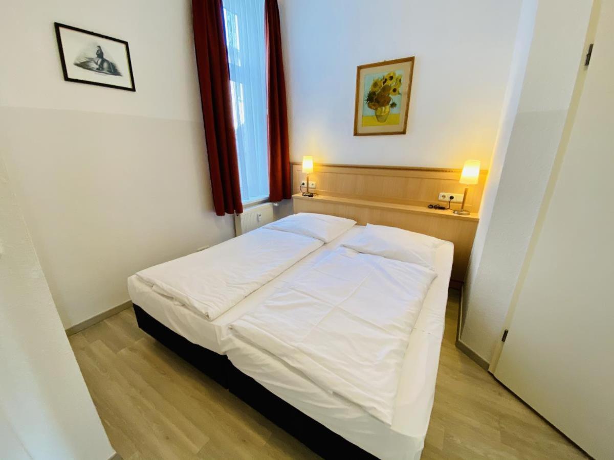 Stromlinie, Direkt Am Alten Strom Rostock